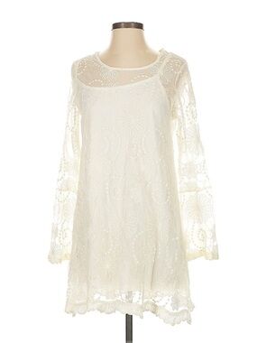 indigo soul Cream Lace Long-Sleeve Shift Dress